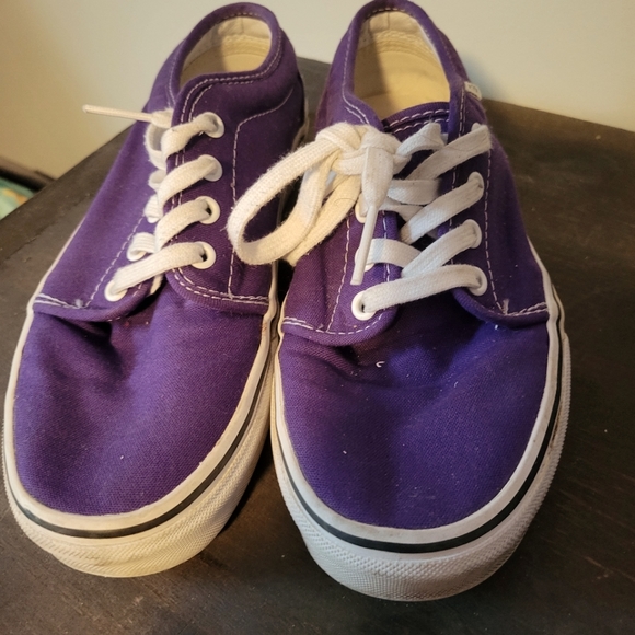 Vans - Picture 2 of 2